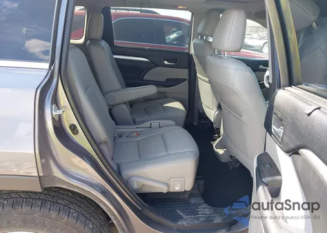 2018 Toyota Highlander Xle z USA, uszkodzony, nr VIN 5TDJZRFH7JS491483